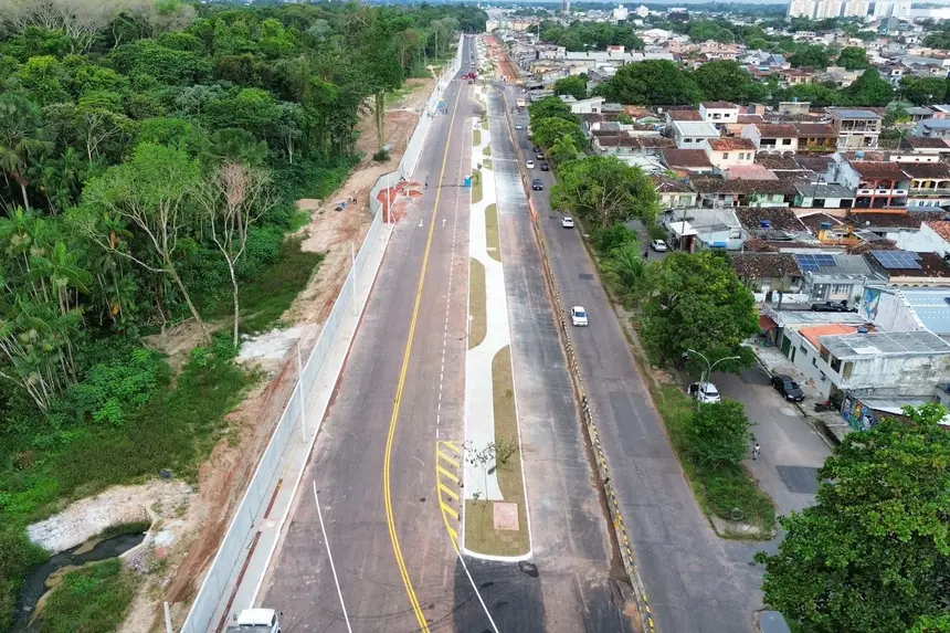 Trânsito recebe novo desvio para avanço das obras da Nova Rua da Marinha 