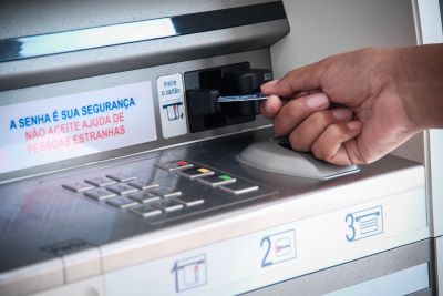 notícia: Estado paga servidores no mês de abril com reajuste de 6% a partir da terça-feira (28)