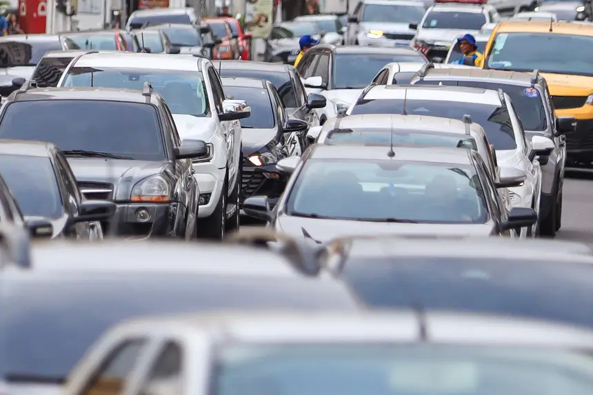 Veículos com final de placas 06 a 36 têm descontos no IPVA até o dia 11 de maio