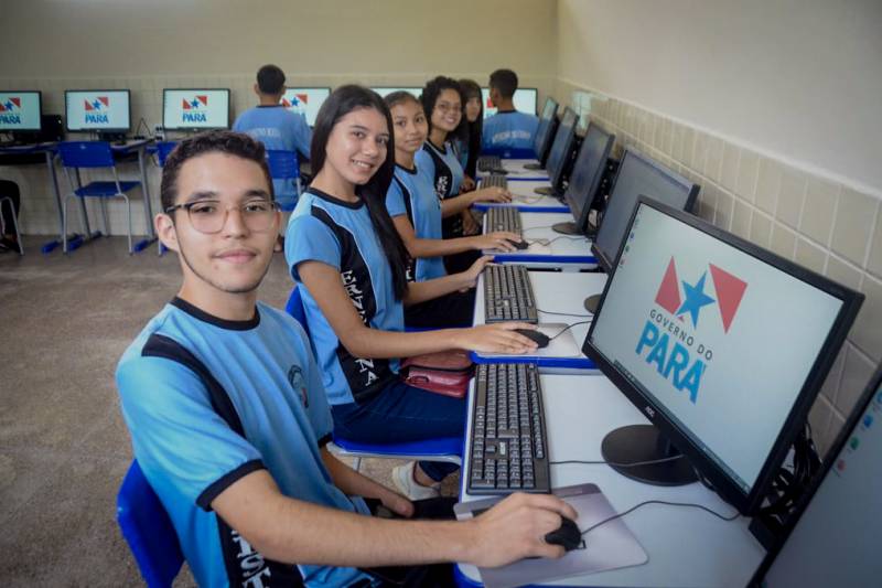 Seduc adere ao Internet Brasil e assegura chips de internet a alunos da rede estadual