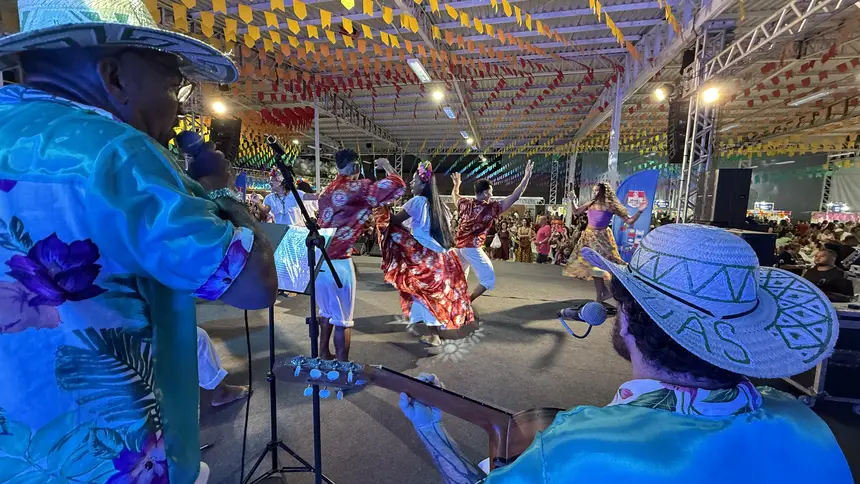 Pássaros e bois encantam público do Arraial de Todos os Santos neste sábado (14) no Centur
