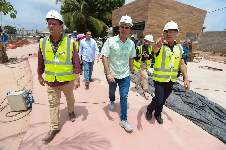 Helder Barbalho visita obras do Terminal Hidroviário Turístico da Tamandaré, em Belém