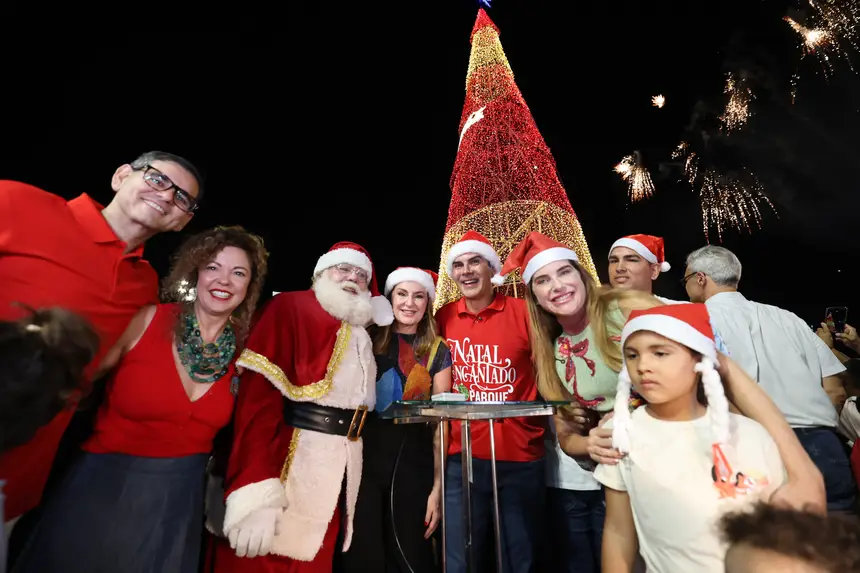 Natal Encantado do Parque da Cidade é aberto com árvore gigante e chegada do Papai Noel em Belém