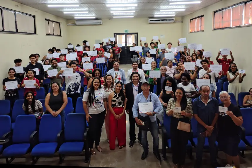 Estado entrega mais de 100 certificações a participantes do 'Alimentando Oportunidades'