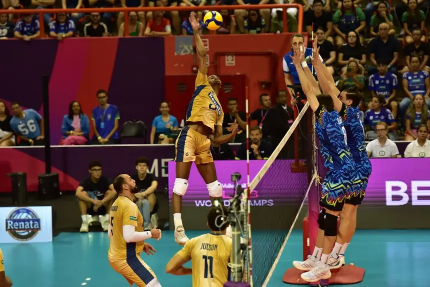 Torcida faz festa no Mangueirinho, mas Vôlei Renata é eliminado na semifinal do Mundial