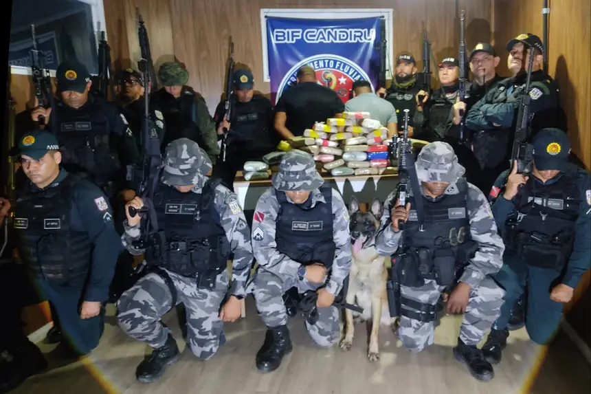 Ação na Base Fluvial Candiru apreende 47 kg de entorpecentes e prende duas pessoas