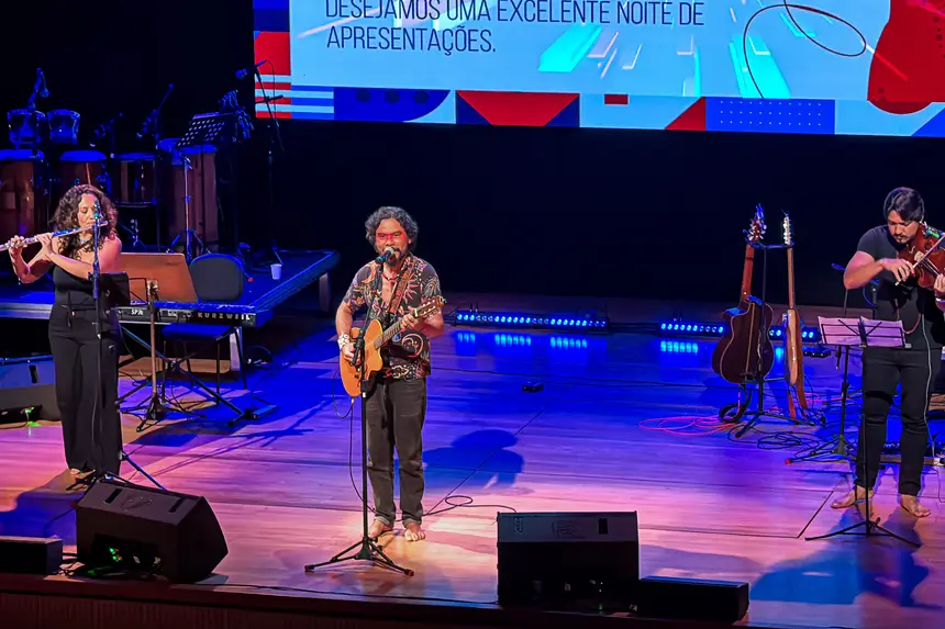 Banda Sayonara anima a final da 6ª Mostra de Música Canta Servidor 