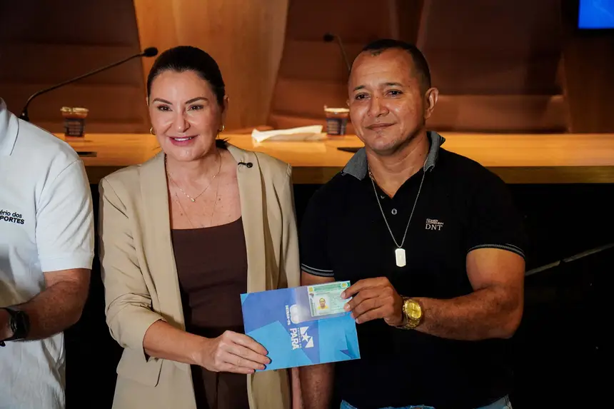 Pará entrega CNHs Pai D'égua a rodoviários e apresenta nova área de vistoria modernizada no Detran 