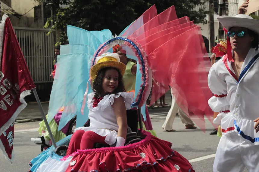Bateria das Crias do Curro Velho abre Carnaval do Centro Cultural Banco da Amazônia