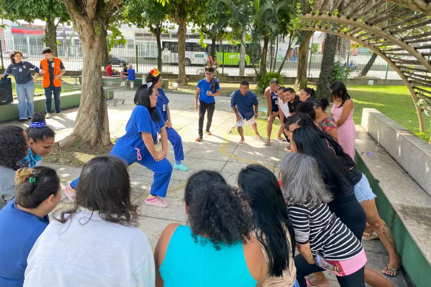 “Bloquinho da Reabilitação” leva acolhimento e movimento a acompanhantes no Hospital Metropolitano