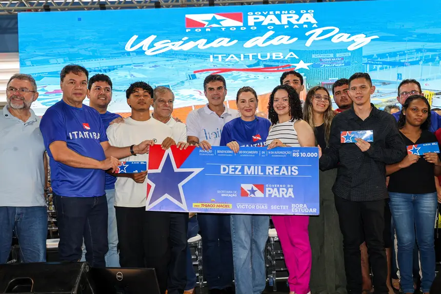 Governo do Pará contempla estudantes da Escola Técnica de Itaituba com o 'Bora Estudar'