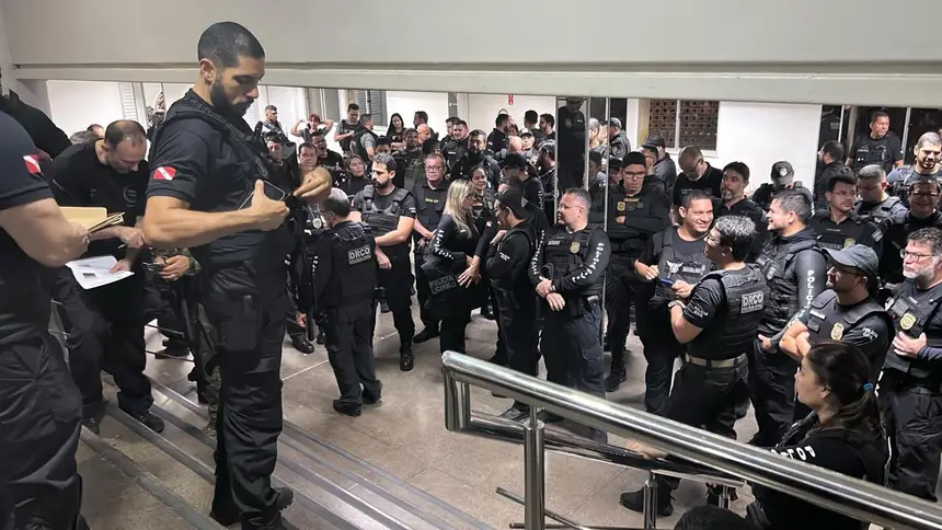 Operação 'Coalizão pela Paz' cumpre 104 mandados judiciais contra integrantes de organização criminosa