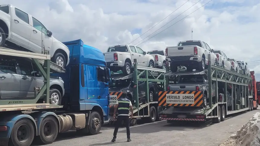 Sefa apreende 24 caminhonetes avaliadas em quase R$ 5 milhões