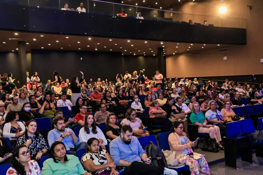 Seduc realiza aula magna de curso de especialização para vice-diretores da rede estadual