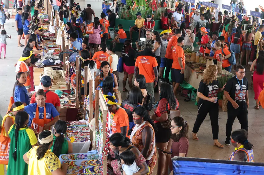 Feira de etnobioeconomia valoriza saberes indígenas na abertura da III Semana dos Povos Indígenas em Belém