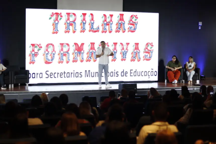 "Trilhas Formativas 2026" reúne gestores em aula magna e fortalece a educação no Pará