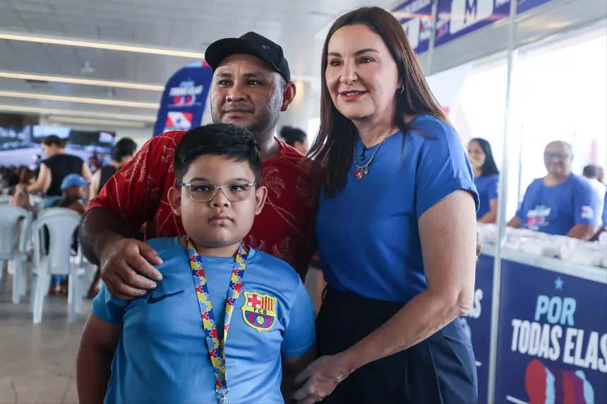 Programa "Por Todas Elas" entrega mais de 800 óculos a famílias atípicas em Belém 