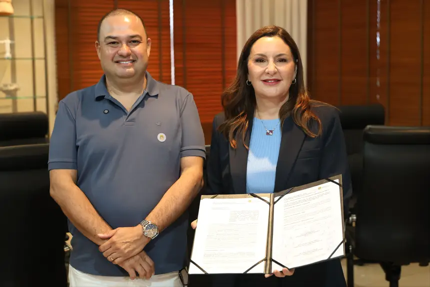 Governadora Hana Ghassan assina convênio para nova orla de Vigia