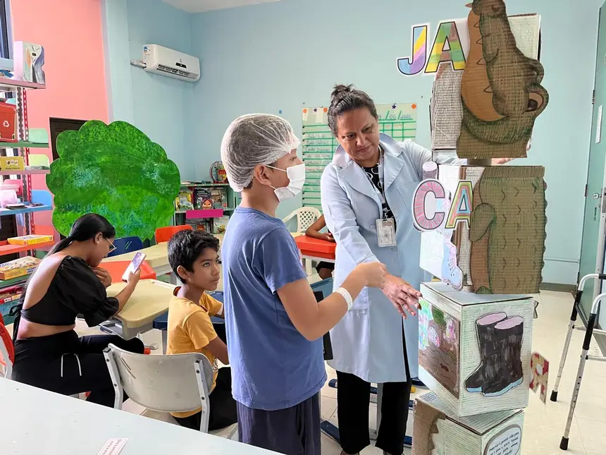 Classe Escolar do Hospital Metropolitano une educação e humanização