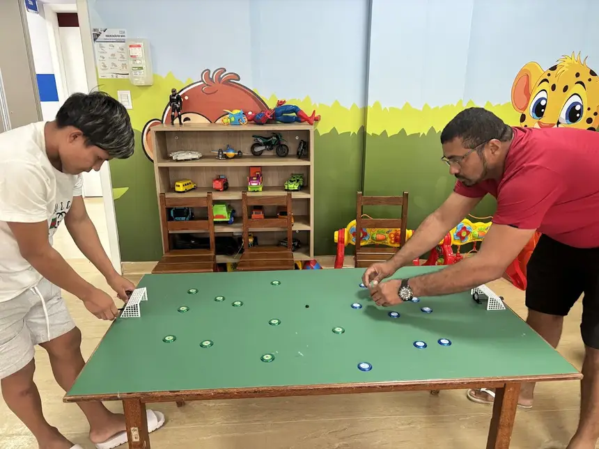 Hospital de Clínicas promove 'Craques do Coração' e diversão na Clínica Pediátrica