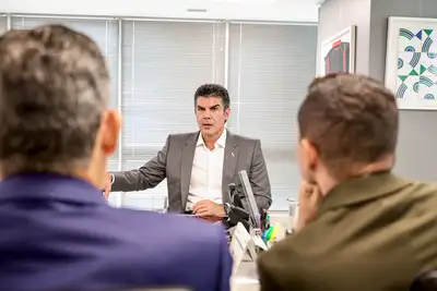 notícia: Em Brasília, governador Helder Barbalho avança em articulação junto à AGU para regularização fundiária que pode beneficiar 40 mil pessoas no Pará