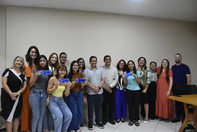 notícia: Governo do Pará entrega cheques do programa "Bora Estudar" a alunos do ensino técnico