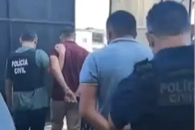notícia: Dois homens são presos em flagrante por porte ilegal de arma de fogo em Santa Izabel 